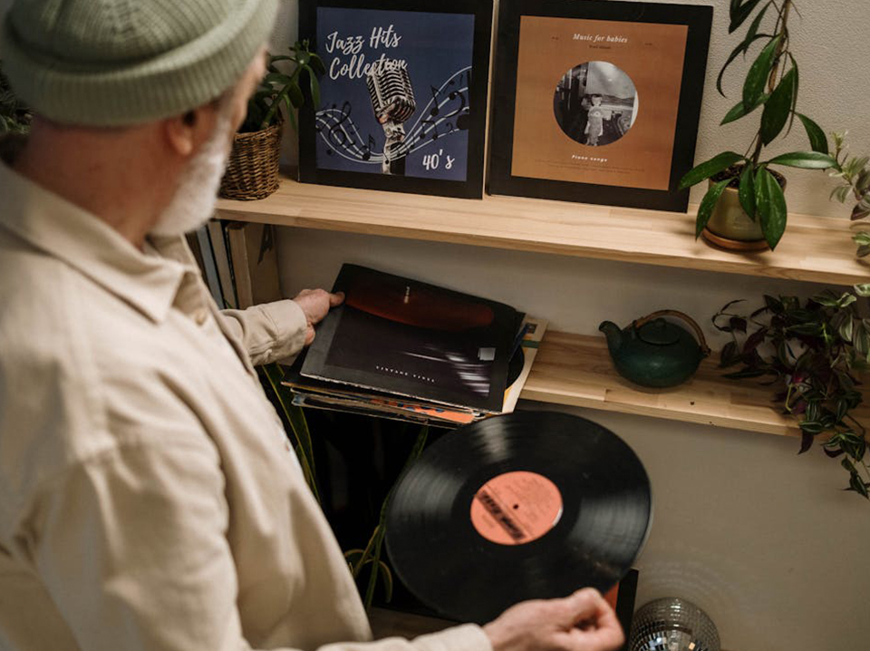 Retro Gramophone Turntable